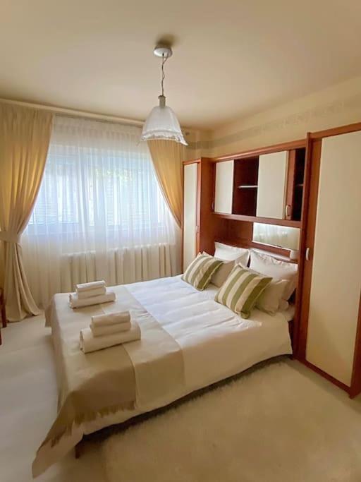 Lovely & Quiet 1-Bedroom Condo With Free Parking Bucharest Exterior photo