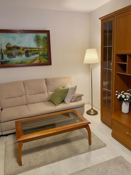 Lovely & Quiet 1-Bedroom Condo With Free Parking Bucharest Exterior photo